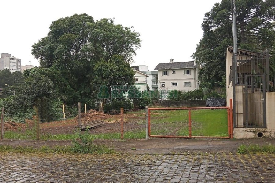 Terreno com 713m², no bairro Petrópolis em Caxias do Sul para Alugar
