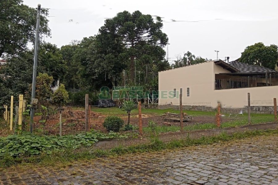 Terreno com 713m², no bairro Petrópolis em Caxias do Sul para Alugar
