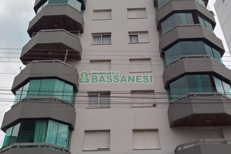 Apartamento com 102m², 3 dormitórios, 2 vagas, no bairro Madureira em Caxias do Sul para Alugar
