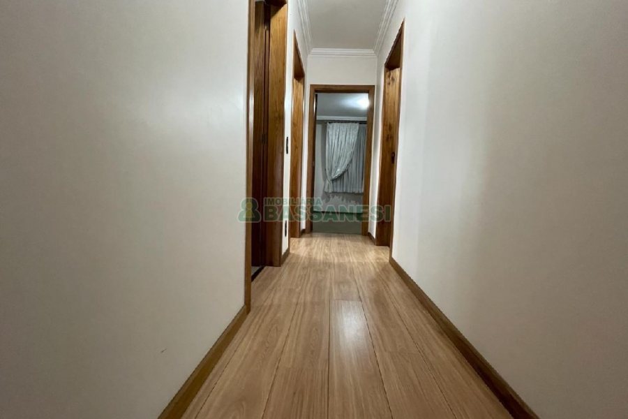 Apartamento com 102m², 3 dormitórios, 2 vagas, no bairro Madureira em Caxias do Sul para Alugar