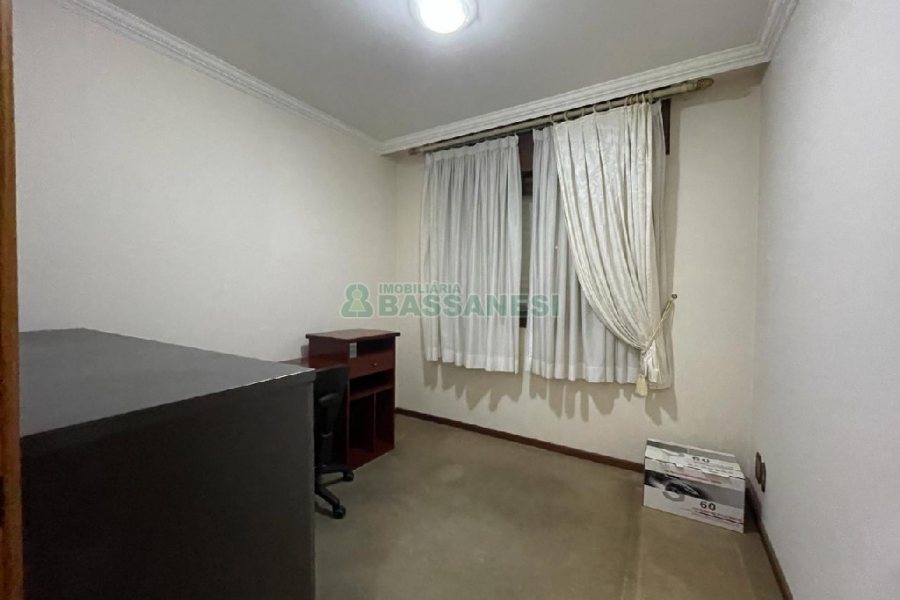 Apartamento com 102m², 3 dormitórios, 2 vagas, no bairro Madureira em Caxias do Sul para Alugar