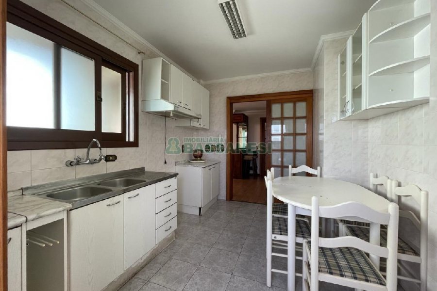 Apartamento com 102m², 3 dormitórios, 2 vagas, no bairro Madureira em Caxias do Sul para Alugar