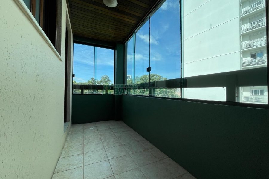 Apartamento com 102m², 3 dormitórios, 2 vagas, no bairro Madureira em Caxias do Sul para Alugar