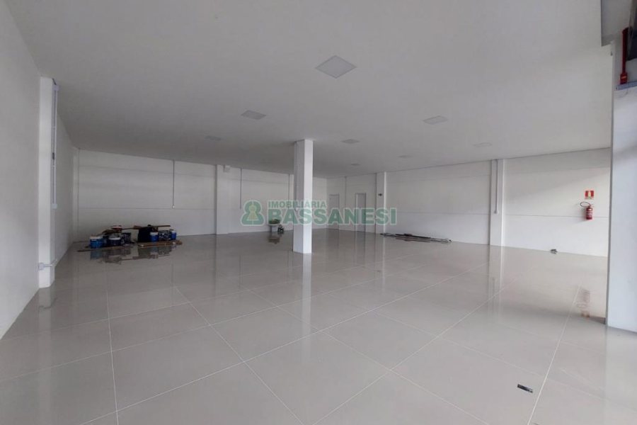 Loja com 200m², no bairro Cruzeiro em Caxias do Sul para Alugar
