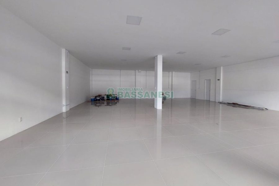 Loja com 200m², no bairro Cruzeiro em Caxias do Sul para Alugar