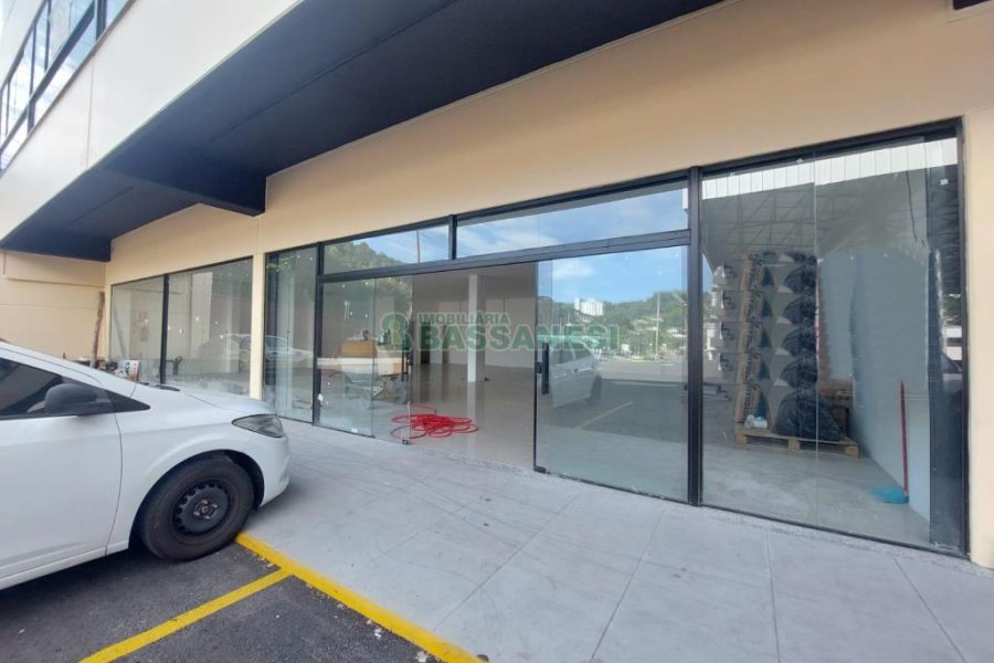 Loja com 150m², no bairro Cruzeiro em Caxias do Sul para Alugar