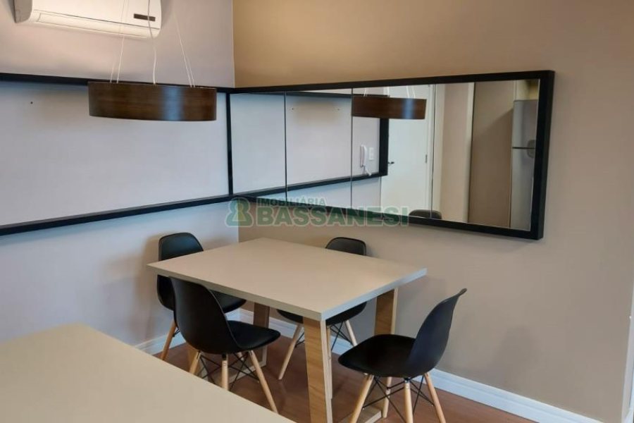 Apartamento com 55m², 2 dormitórios, 1 vaga, no bairro Lourdes em Caxias do Sul para Comprar