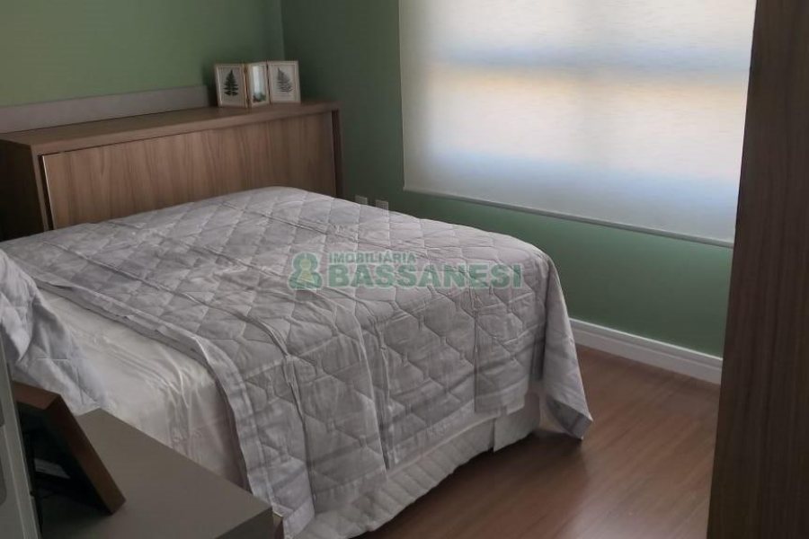 Apartamento com 55m², 2 dormitórios, 1 vaga, no bairro Lourdes em Caxias do Sul para Comprar