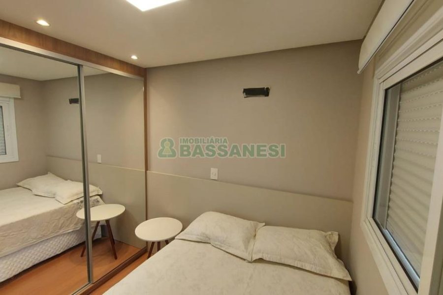 Apartamento com 55m², 2 dormitórios, 1 vaga, no bairro Lourdes em Caxias do Sul para Comprar