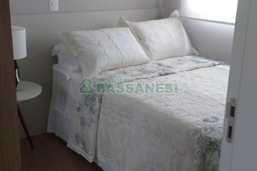 Apartamento com 55m², 2 dormitórios, 1 vaga, no bairro Lourdes em Caxias do Sul para Comprar