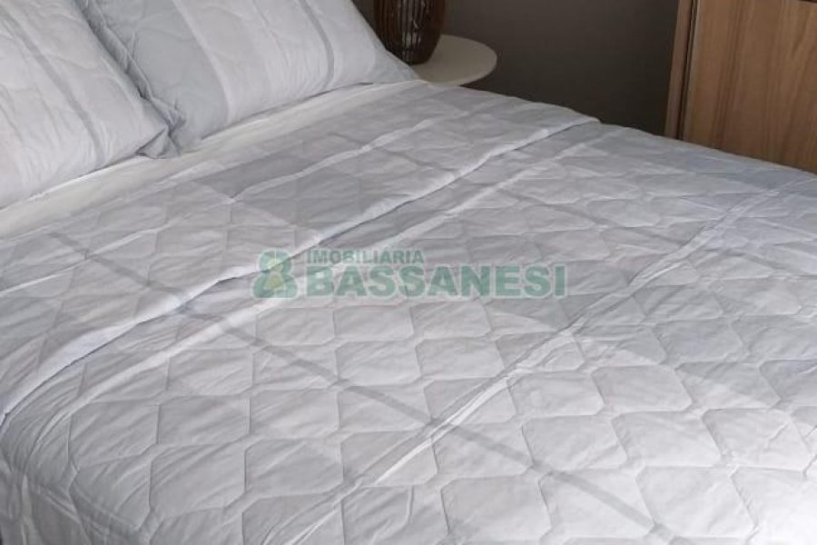 Apartamento com 55m², 2 dormitórios, 1 vaga, no bairro Lourdes em Caxias do Sul para Comprar