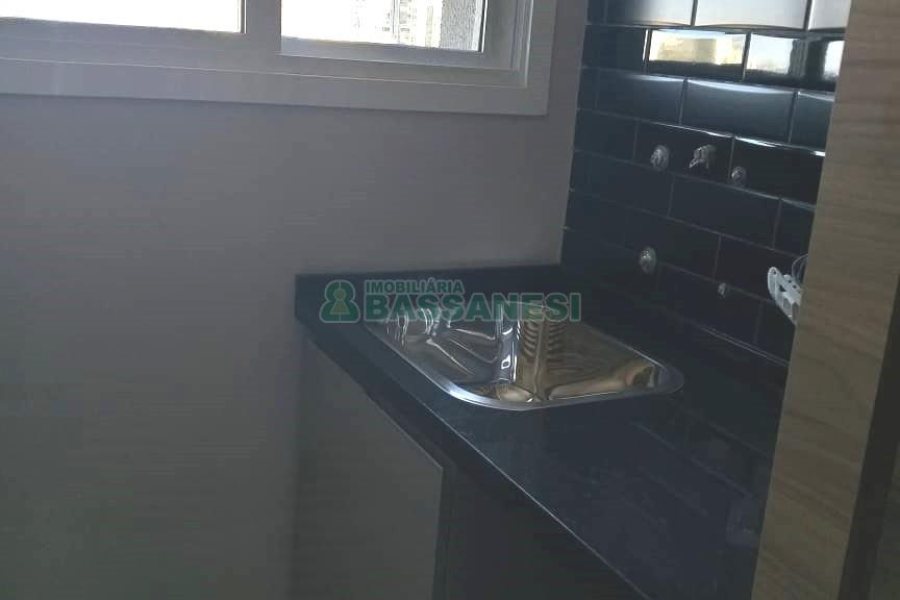 Apartamento com 55m², 2 dormitórios, 1 vaga, no bairro Lourdes em Caxias do Sul para Comprar