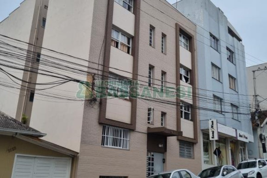 Apartamento com 66m², 2 dormitórios, no bairro Centro em Caxias do Sul para Comprar