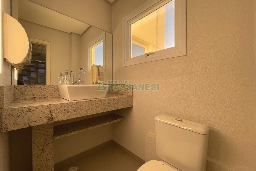Sala Mobiliada com 297m², 2 vagas, no bairro Sanvitto em Caxias do Sul para Alugar