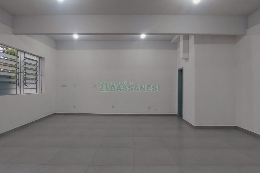 Loja com 62m², no bairro Cristo Redentor em Caxias do Sul para Alugar