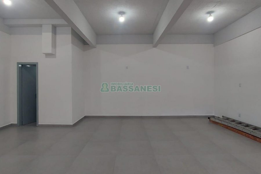 Loja com 62m², no bairro Cristo Redentor em Caxias do Sul para Alugar