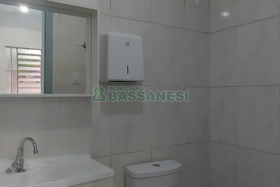 Loja com 62m², no bairro Cristo Redentor em Caxias do Sul para Alugar