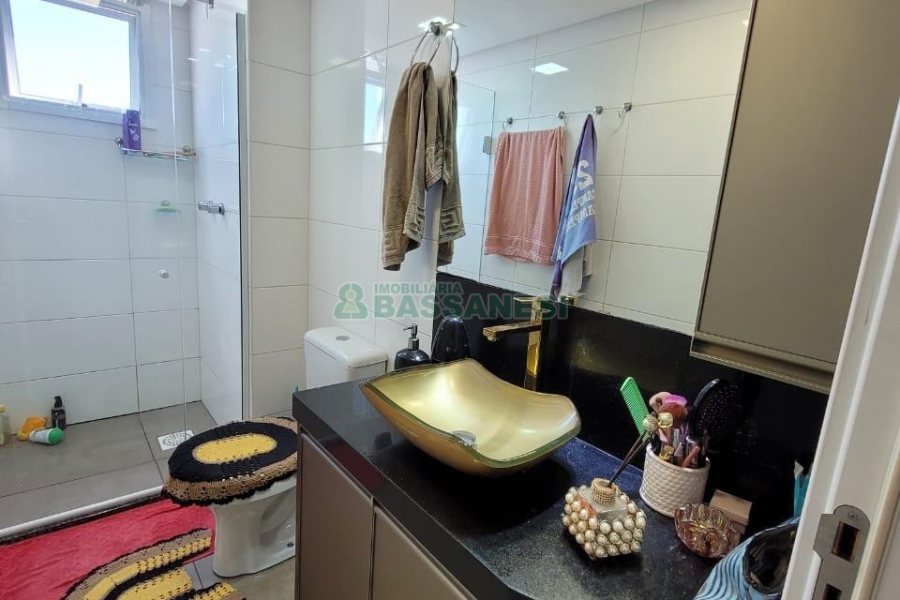 Apto Mobiliado com 50m², 2 dormitórios, 1 vaga, no bairro Santa Lúcia em Caxias do Sul para Comprar