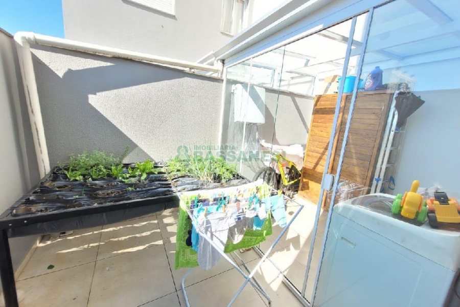 Apto Mobiliado com 50m², 2 dormitórios, 1 vaga, no bairro Santa Lúcia em Caxias do Sul para Comprar