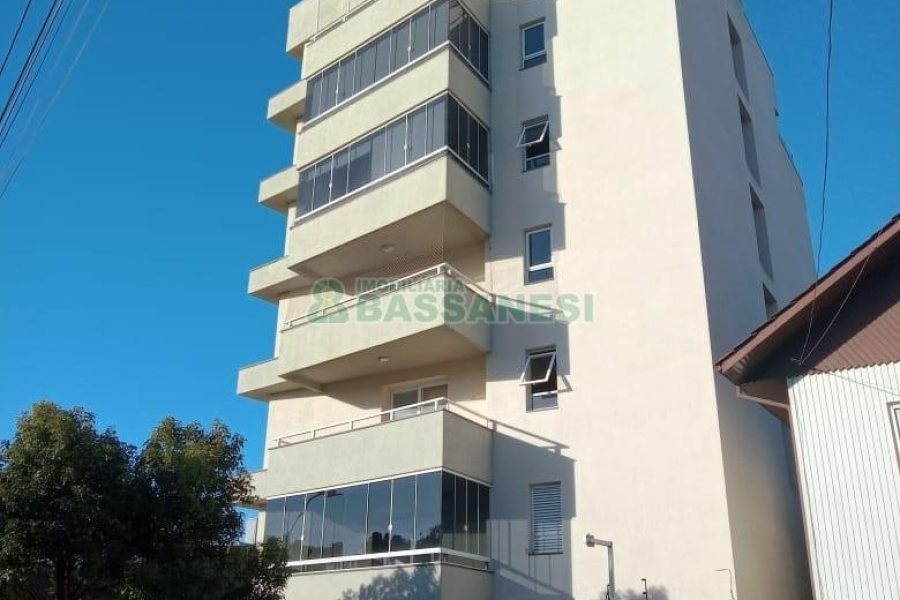 Apartamento com 186m², 3 dormitórios, 2 vagas, no bairro Pio X em Caxias do Sul para Comprar