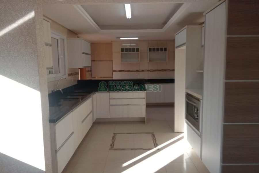 Apartamento com 186m², 3 dormitórios, 2 vagas, no bairro Pio X em Caxias do Sul para Comprar