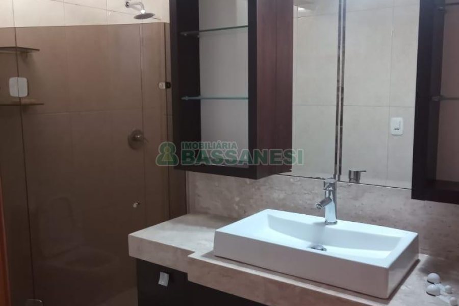 Apartamento com 186m², 3 dormitórios, 2 vagas, no bairro Pio X em Caxias do Sul para Comprar