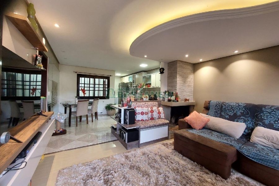 Casa com 150m², 3 dormitórios, 3 vagas, no bairro Kayser em Caxias do Sul para Comprar