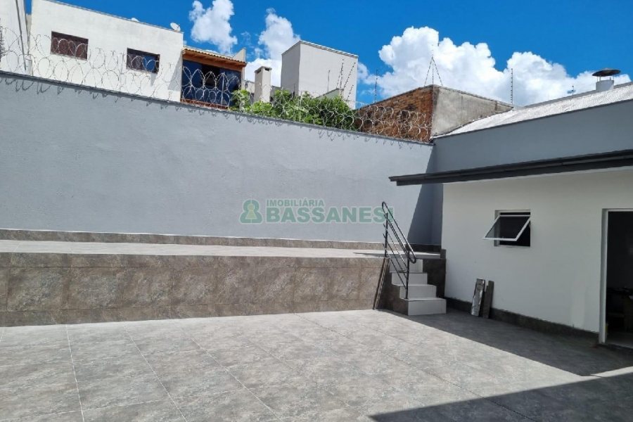 Loja com 142m², no bairro Centro em Caxias do Sul para Comprar