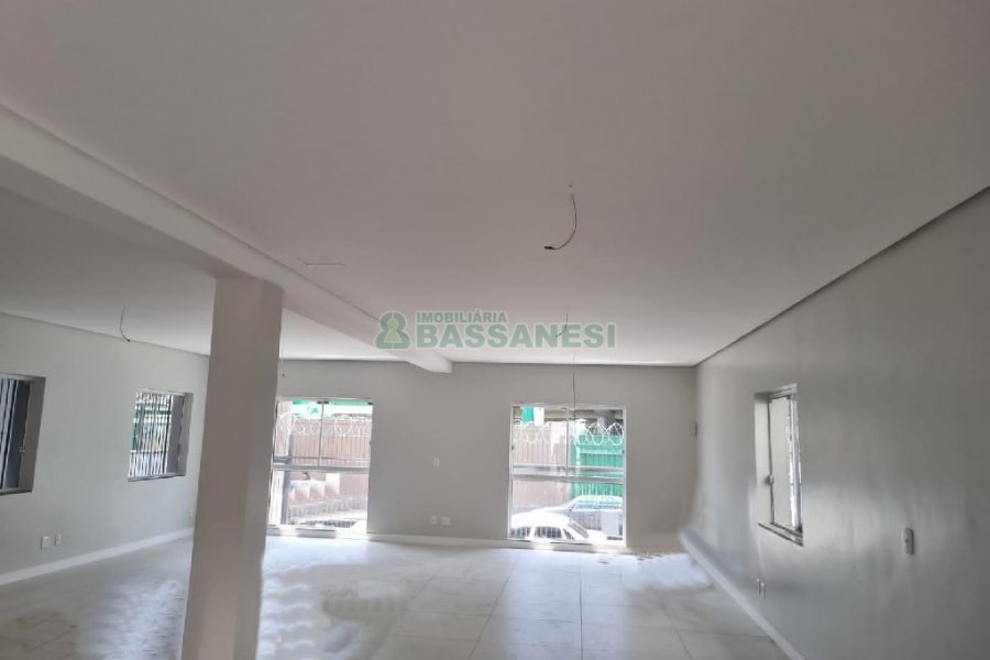 Loja com 142m², no bairro Centro em Caxias do Sul para Comprar