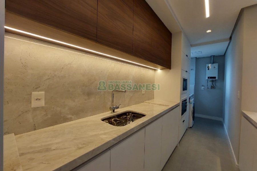 Apto Mobiliado com 48m², 1 dormitório, 1 vaga, no bairro Santa Catarina em Caxias do Sul para Alugar