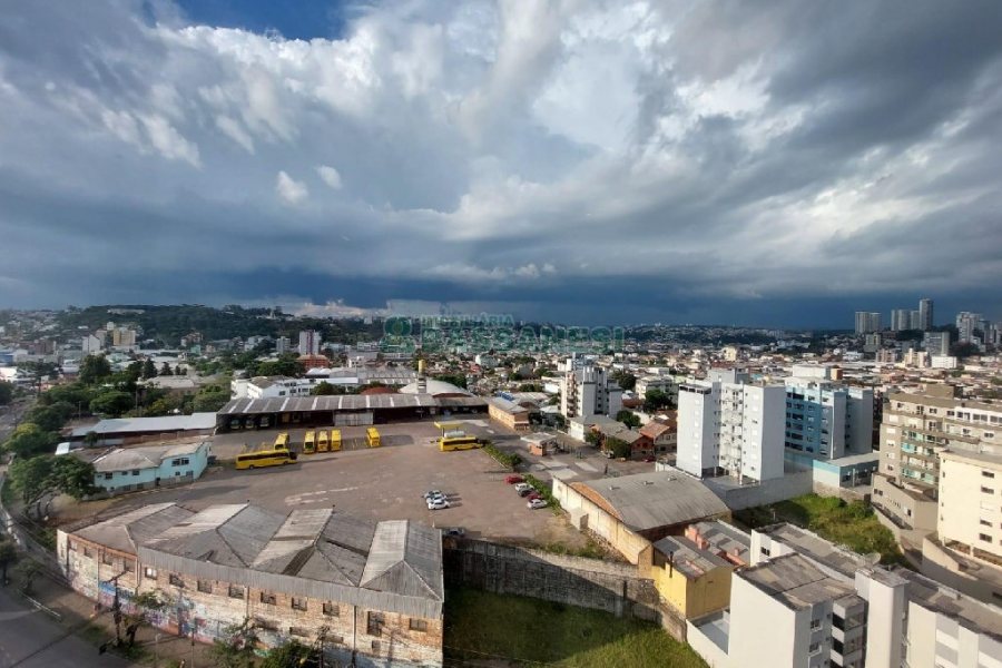 Apto Mobiliado com 48m², 1 dormitório, 1 vaga, no bairro Santa Catarina em Caxias do Sul para Alugar