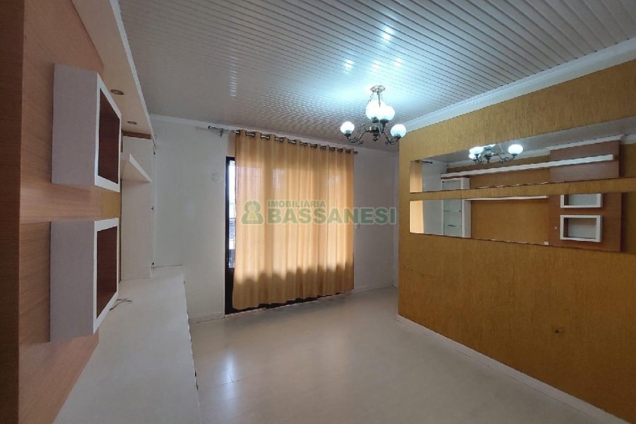 Casa com 232m², 3 dormitórios, 1 vaga, no bairro Cruzeiro em Caxias do Sul para Alugar