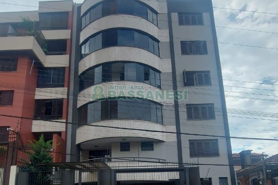 Apartamento com 86m², 3 dormitórios, 2 vagas, no bairro Panazzolo em Caxias do Sul para Comprar