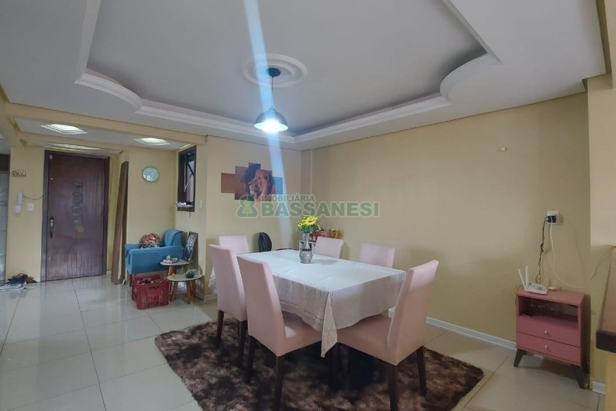 Apartamento com 86m², 3 dormitórios, 2 vagas, no bairro Panazzolo em Caxias do Sul para Comprar