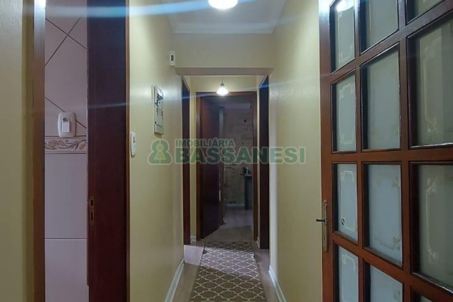 Apartamento com 86m², 3 dormitórios, 2 vagas, no bairro Panazzolo em Caxias do Sul para Comprar