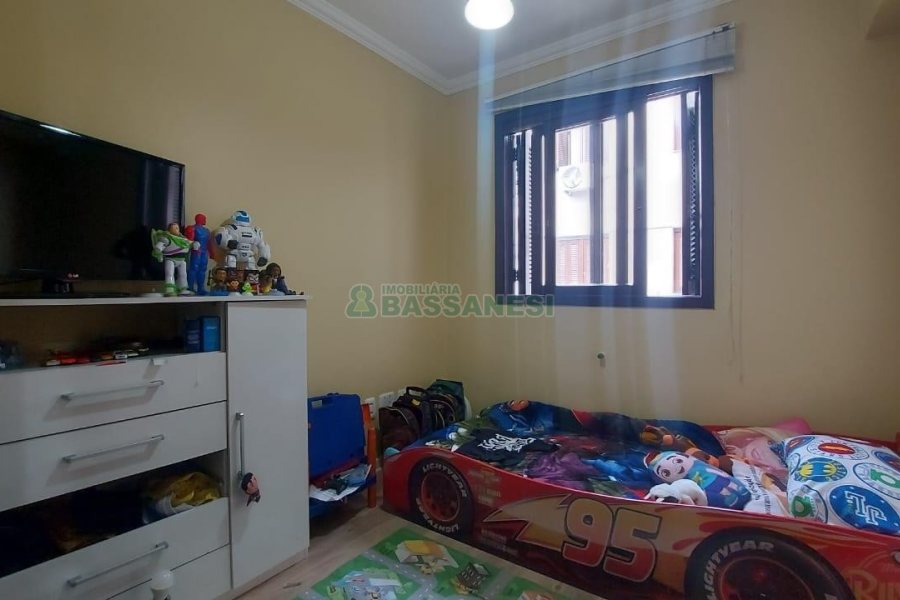 Apartamento com 86m², 3 dormitórios, 2 vagas, no bairro Panazzolo em Caxias do Sul para Comprar