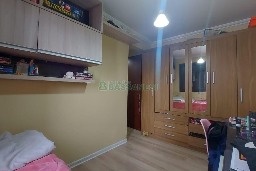 Apartamento com 86m², 3 dormitórios, 2 vagas, no bairro Panazzolo em Caxias do Sul para Comprar