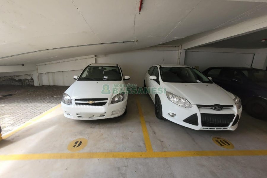 Sala Mobiliada com 87m², 2 vagas, no bairro Centro em Caxias do Sul para Alugar