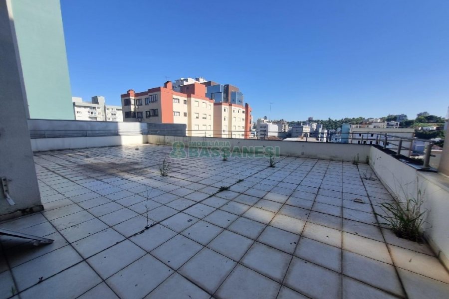 Sala Mobiliada com 87m², 2 vagas, no bairro Centro em Caxias do Sul para Alugar