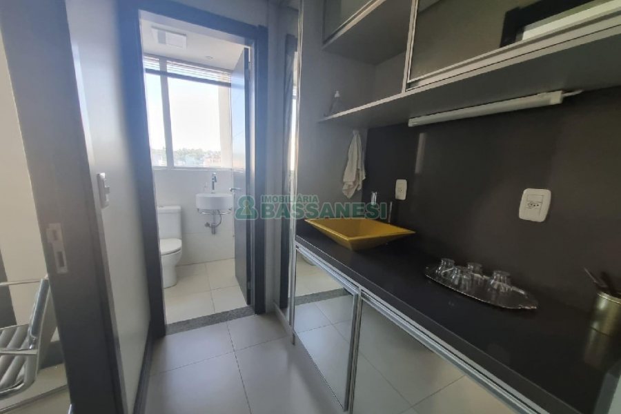 Sala Mobiliada com 87m², 2 vagas, no bairro Centro em Caxias do Sul para Alugar