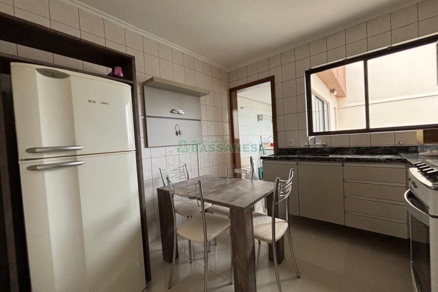 Apartamento com 106m², 3 dormitórios, 2 vagas, no bairro São Pelegrino em Caxias do Sul para Alugar
