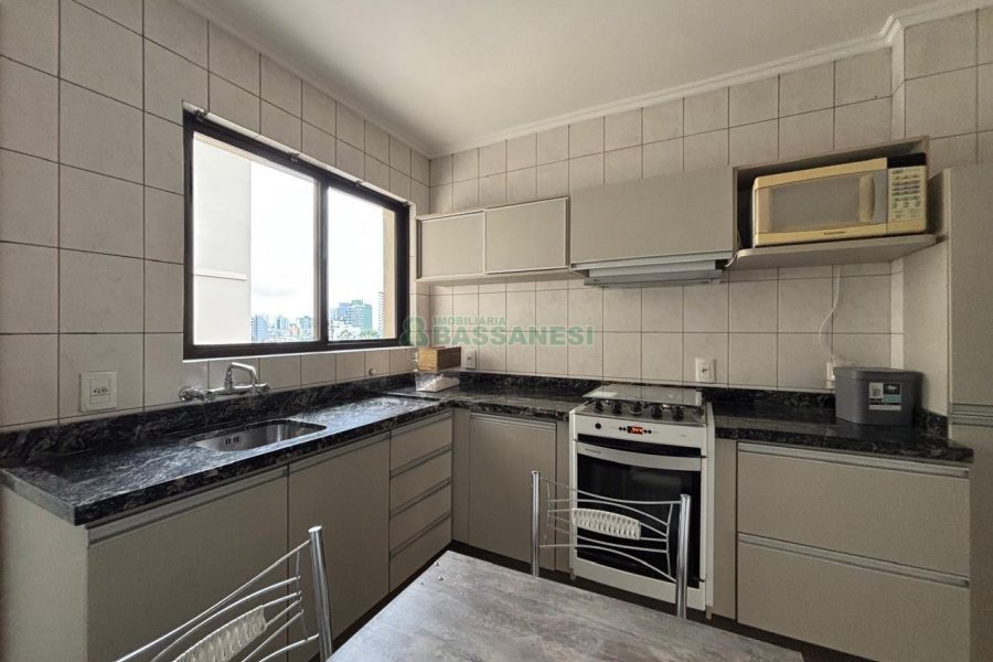 Apartamento com 106m², 3 dormitórios, 2 vagas, no bairro São Pelegrino em Caxias do Sul para Alugar