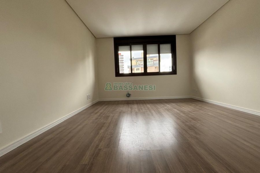 Apartamento com 106m², 3 dormitórios, 2 vagas, no bairro São Pelegrino em Caxias do Sul para Alugar