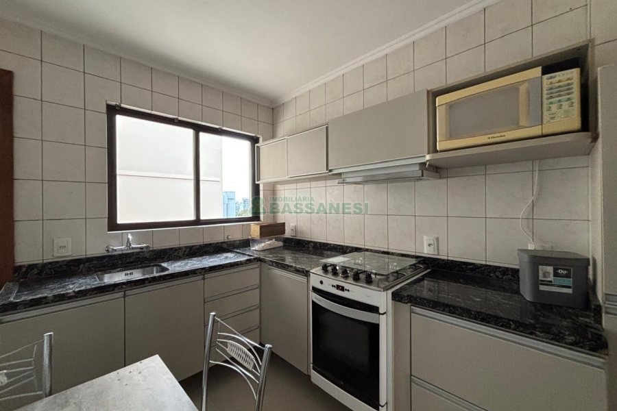 Apartamento com 106m², 3 dormitórios, 2 vagas, no bairro São Pelegrino em Caxias do Sul para Alugar