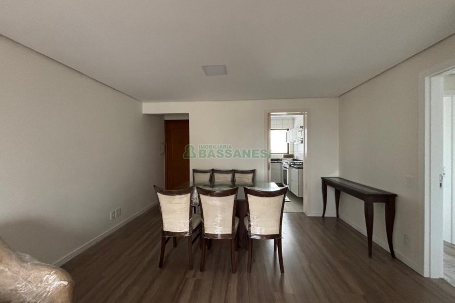Apartamento com 106m², 3 dormitórios, 2 vagas, no bairro São Pelegrino em Caxias do Sul para Alugar