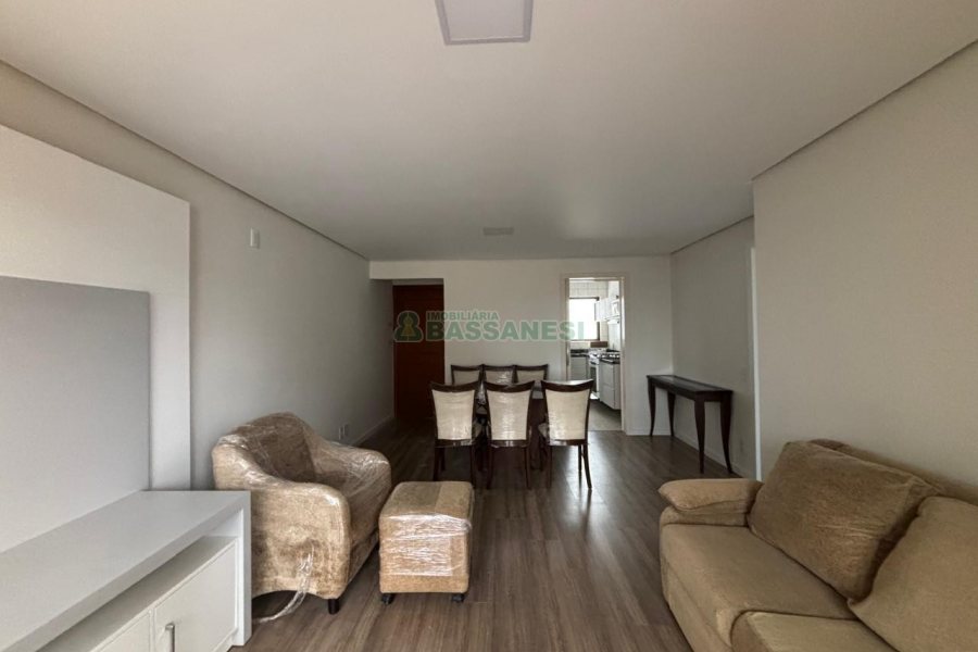 Apartamento com 106m², 3 dormitórios, 2 vagas, no bairro São Pelegrino em Caxias do Sul para Alugar