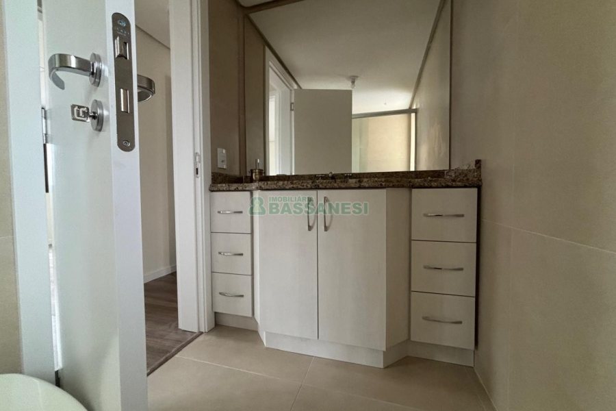 Apartamento com 106m², 3 dormitórios, 2 vagas, no bairro São Pelegrino em Caxias do Sul para Alugar