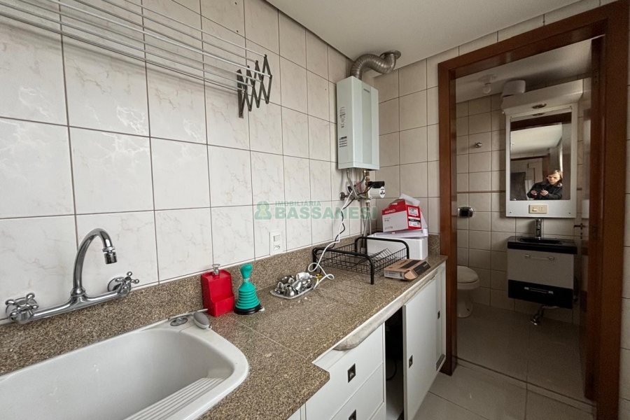Apartamento com 106m², 3 dormitórios, 2 vagas, no bairro São Pelegrino em Caxias do Sul para Alugar