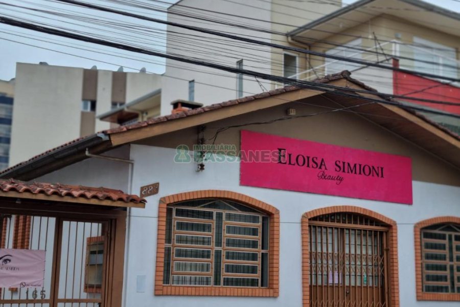 Casa com 100m², 3 dormitórios, 1 vaga, no bairro Jardim América em Caxias do Sul para Comprar