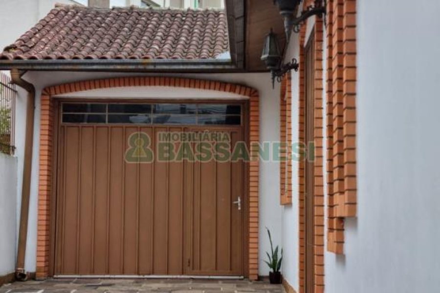 Casa com 100m², 3 dormitórios, 1 vaga, no bairro Jardim América em Caxias do Sul para Comprar